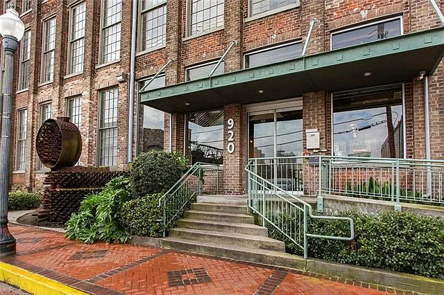 1 bed, 1.0 bath, 1140 sqft, $2,500 — Photo 1