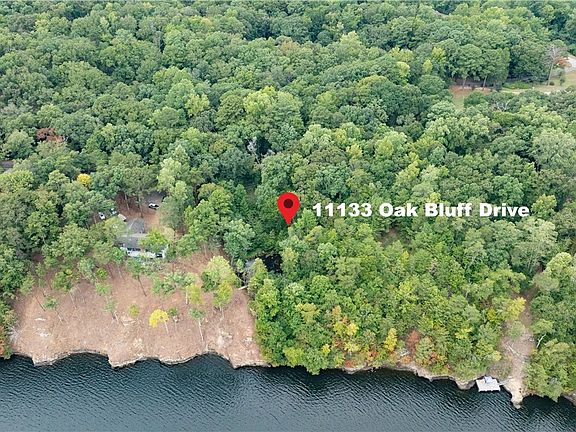 3rd image of 11133 Oak Bluff Dr