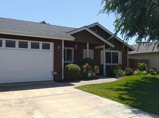 1930 Violet Ln, Dinuba, CA 93618