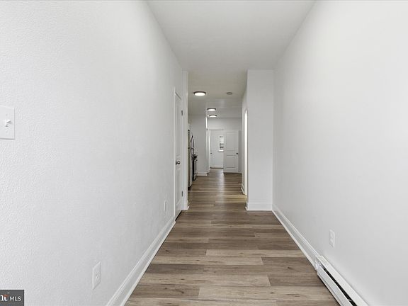 4th image of 221 20th St NE APT 4
