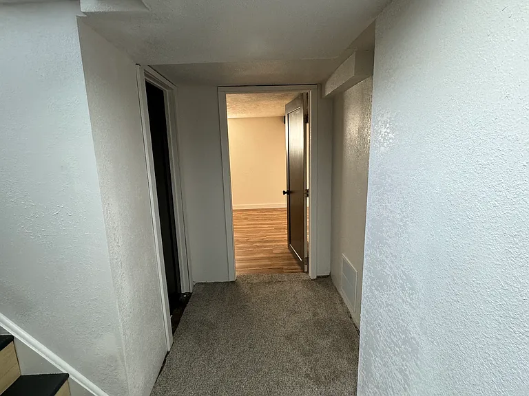 3124 W Euclid Ave — Photo 29
