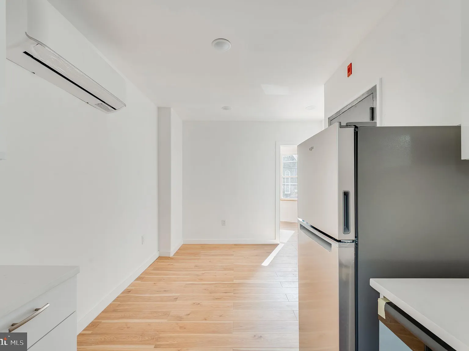 1 bed, 2139 sqft, $875 — Photo 2