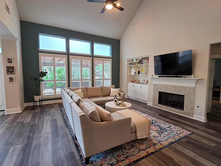 8208 Endeavor Cir — Photo 11