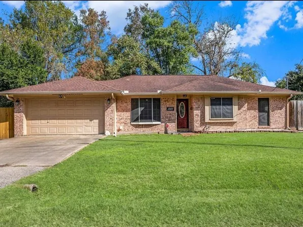1027 Sycamore St, La Marque, TX 77568
