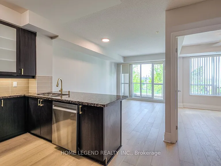 39 Upper Duke Cres #215 — Photo 5