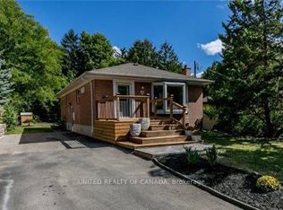 45 Bayview Pkwy, Newmarket, ON L3Y3W2