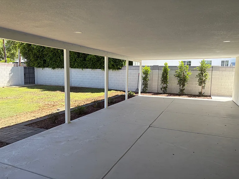 4402 E Mitchell Dr — Photo 27
