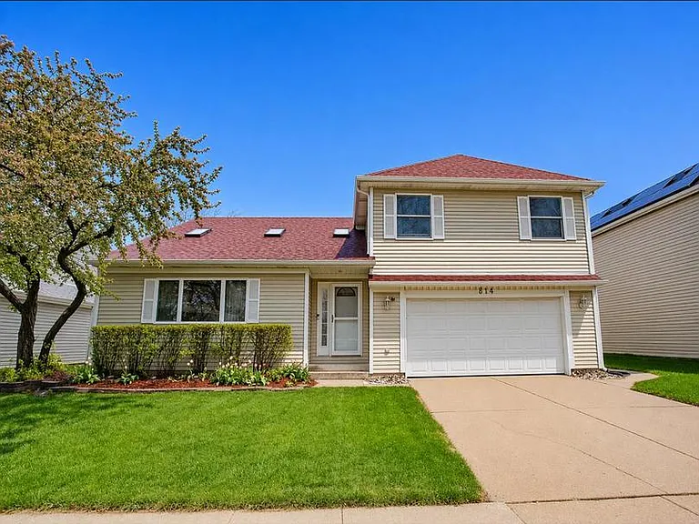 814 Dunhill Dr — Photo 1