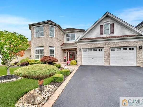 171 N Masters Dr, Monroe Township, NJ 08831