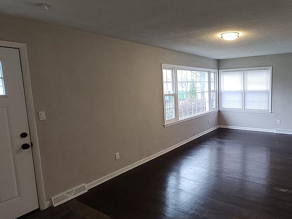 4th image of 828 Shirlen Dr