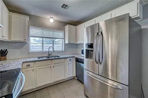 2725 Ridgeview Dr — Photo 5