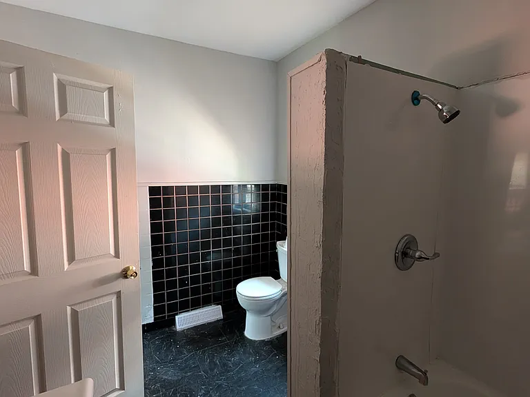 10932 Grantwood Ave — Photo 11