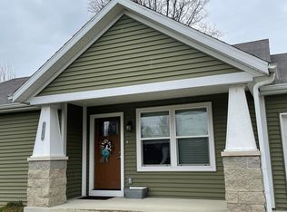 1020 W Ralston Dr, Bloomington, IN 47403