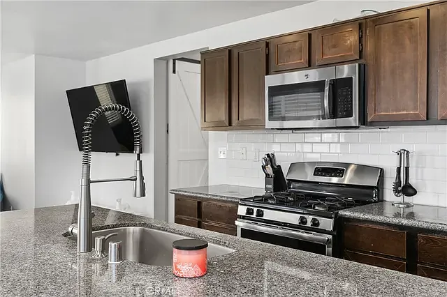 34165 Renton Dr — Photo 8