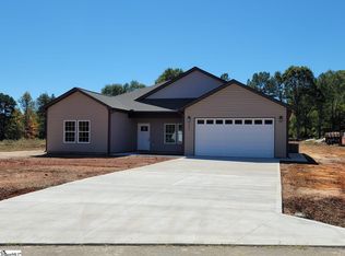 562 Sand Clay Rd, Chesnee, SC 29323