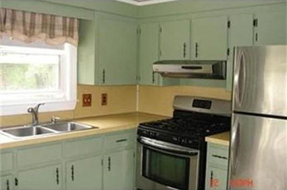 3rd image of 32 Soper Ave