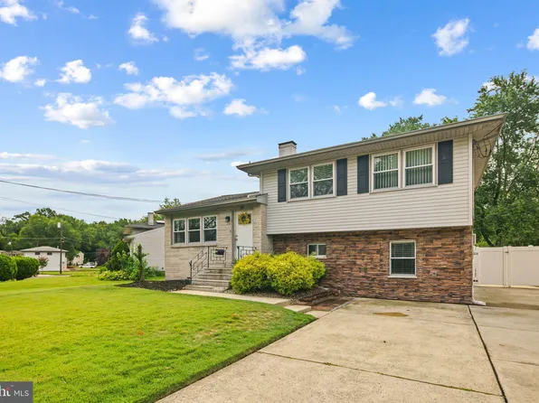 55 Enders Dr, Barrington, NJ 08007