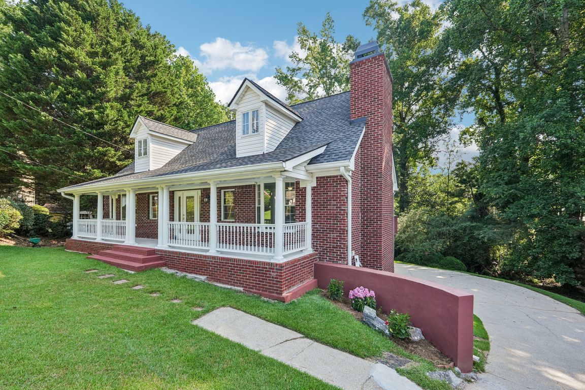 Fairway Ridge Dr-S2506-002.jpg
