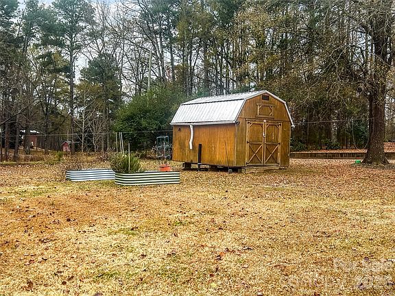 5th image of 205 W Haywood Ln