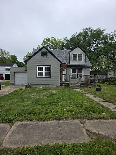 213 E Carlton St Photo 1