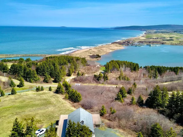 161 Harbour Heights Rd, Inverness, NS B0E 1N0