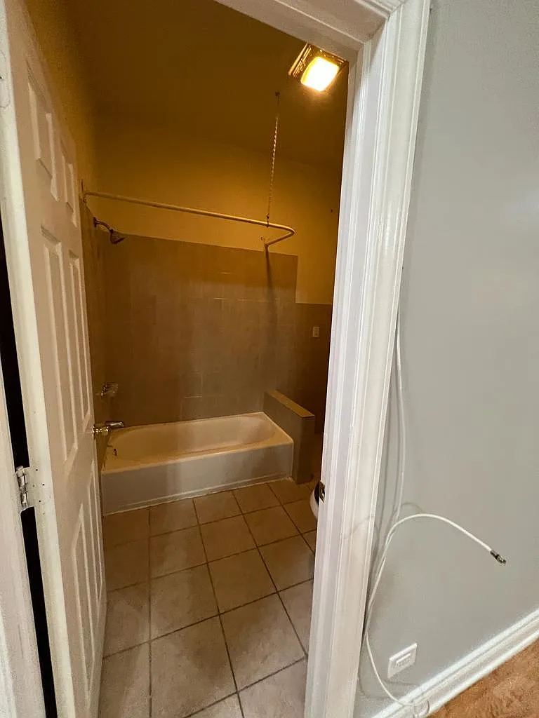 4 bed, 1800 sqft, $2,600 — Photo 3