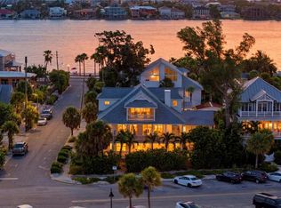 106 2nd Ave, Saint Pete Beach, FL 33706