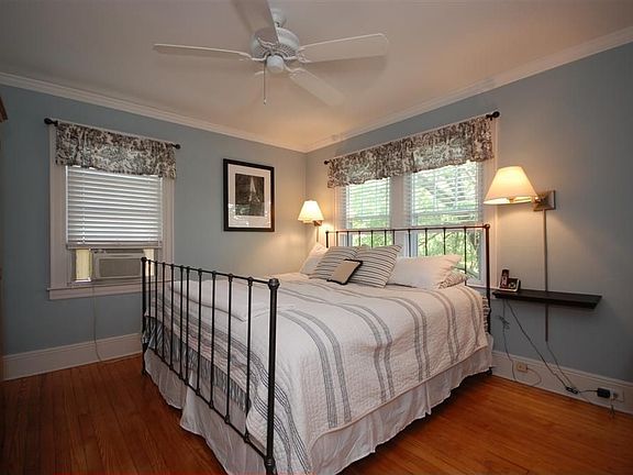 4th image of 55 Nassau Blvd