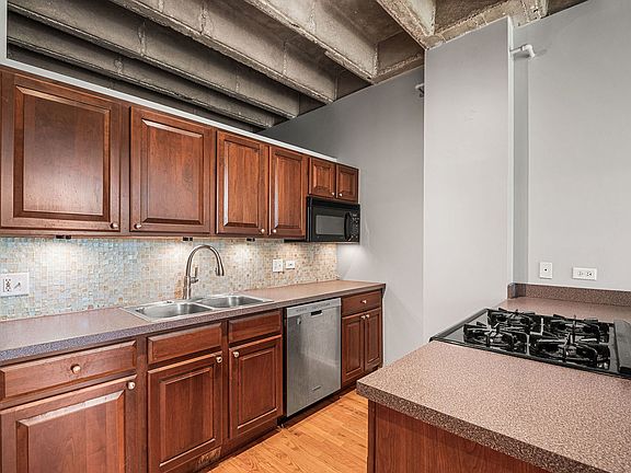 5th image of 811 S Lytle St APT 110