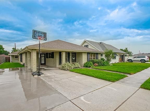 2nd image of 2816 Karen Dr