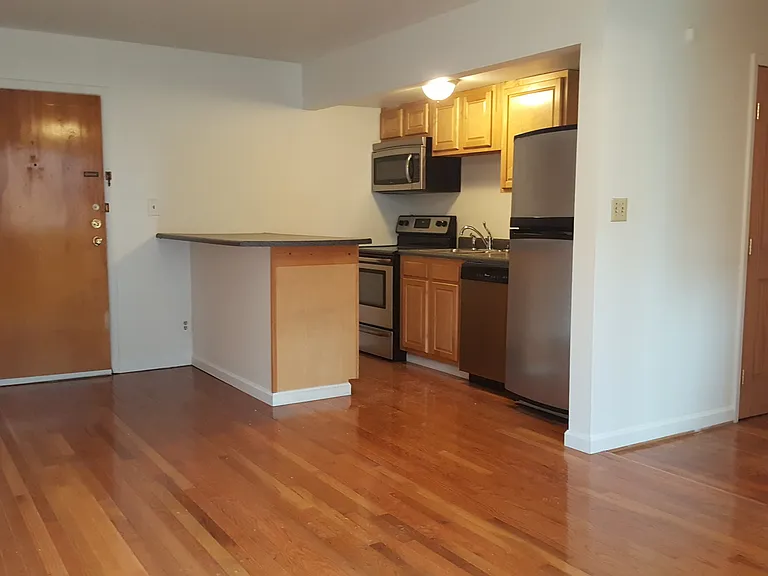 W 3rd Ave 85 NPR — Photo 21