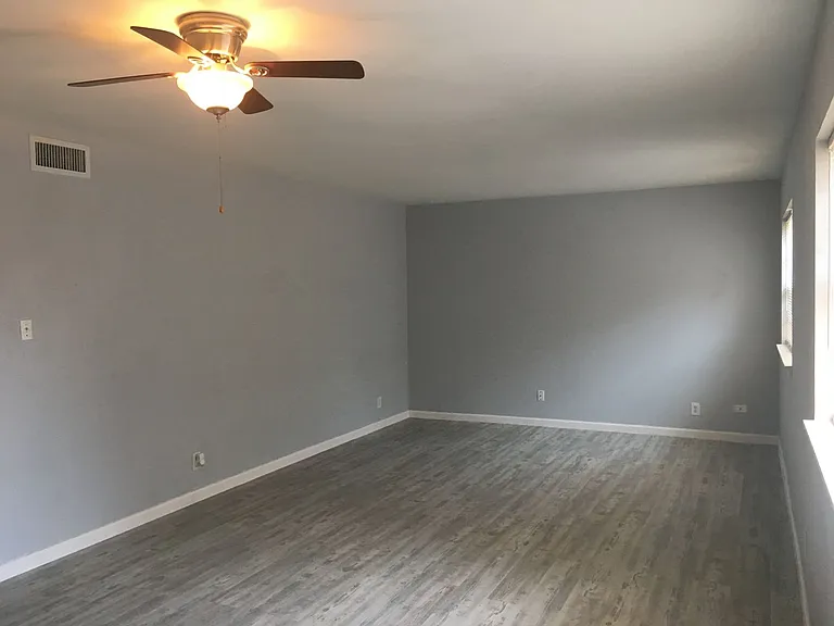 5808 S Alameda St — Photo 13