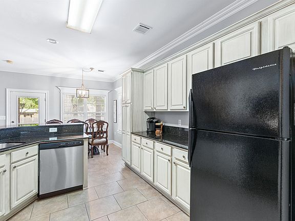 5th image of 1103 Franklin Ave