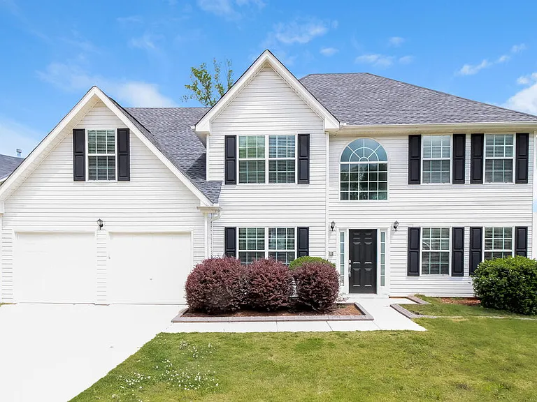 604 Mohawk Cir — Photo 1