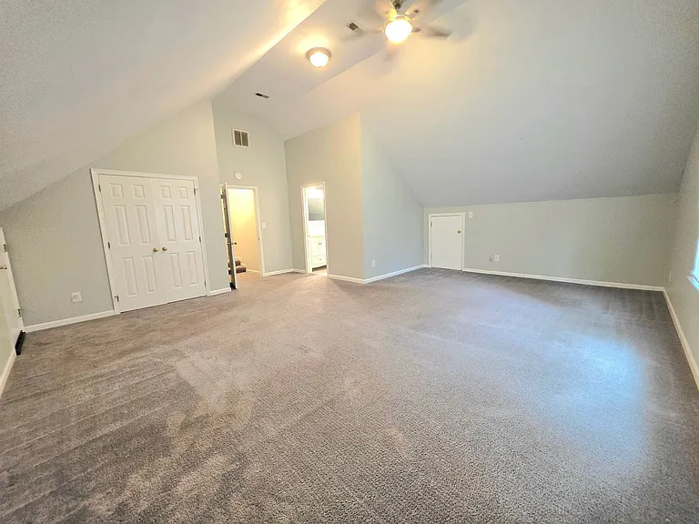 415 Rosewood Ln — Photo 15