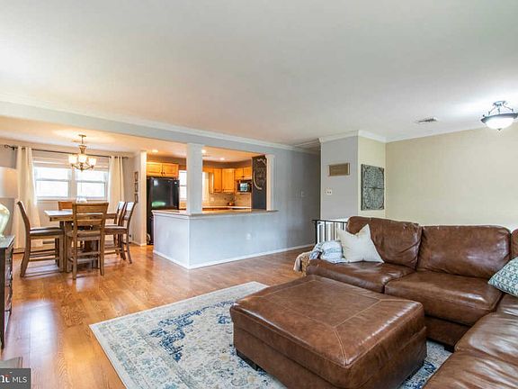 5th image of 1330 W Evergreen Dr