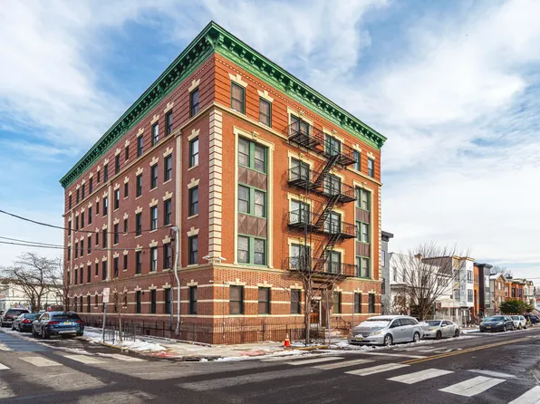 608 Bramhall Avenue image 1 of 25