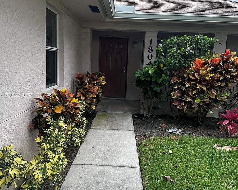 1st image of 1804 Blue Heron Ln