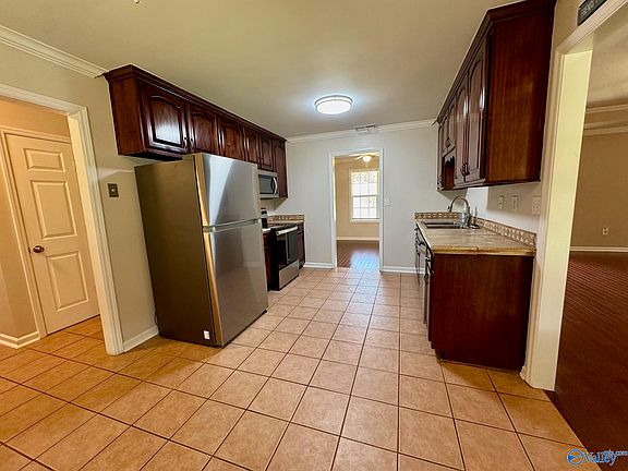 3rd image of 193 Thunderbird Dr