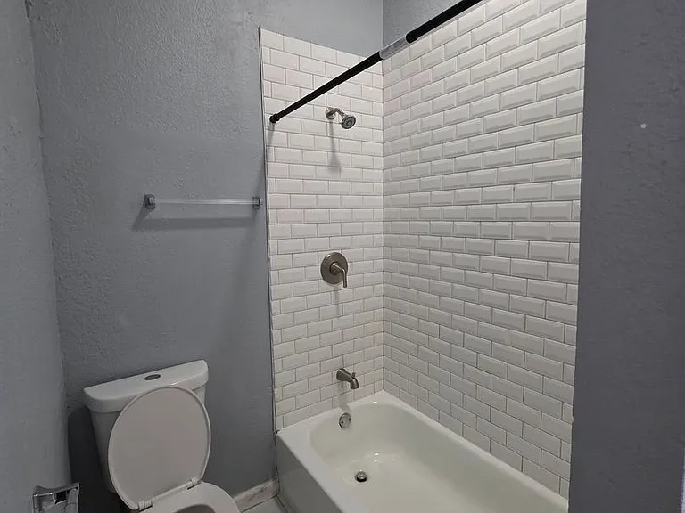 2534 Norton Ave — Photo 16