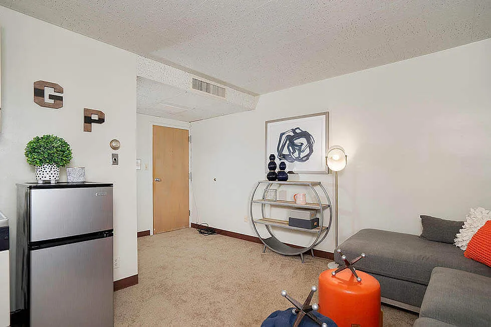 Gateway Park Apartments — Photo 4