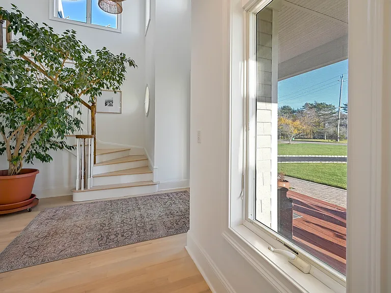 788 Reeves Ave — Photo 13