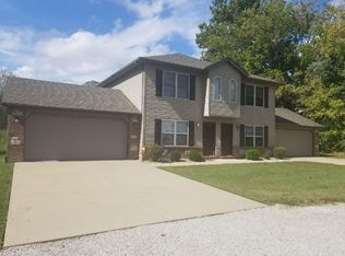 315 Padin St #B, Troy, IL 62294