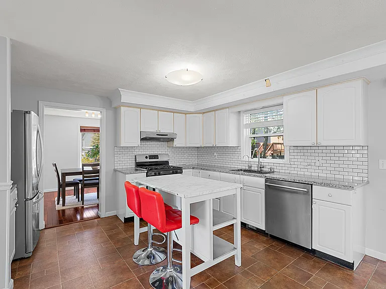 9 Rhodes St — Photo 9