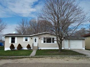 108 Monroe St N, Hazleton, IA 50641