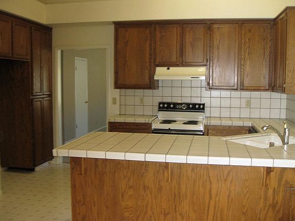 3rd image of 868 Fordham Dr