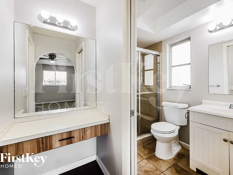 2126 SE 5th Ter — Photo 13