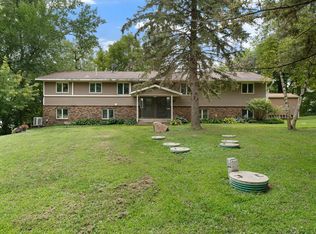 6950 French Lake Ct, Faribault, MN 55021