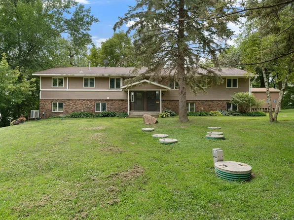 6950 French Lake Ct, Faribault, MN 55021