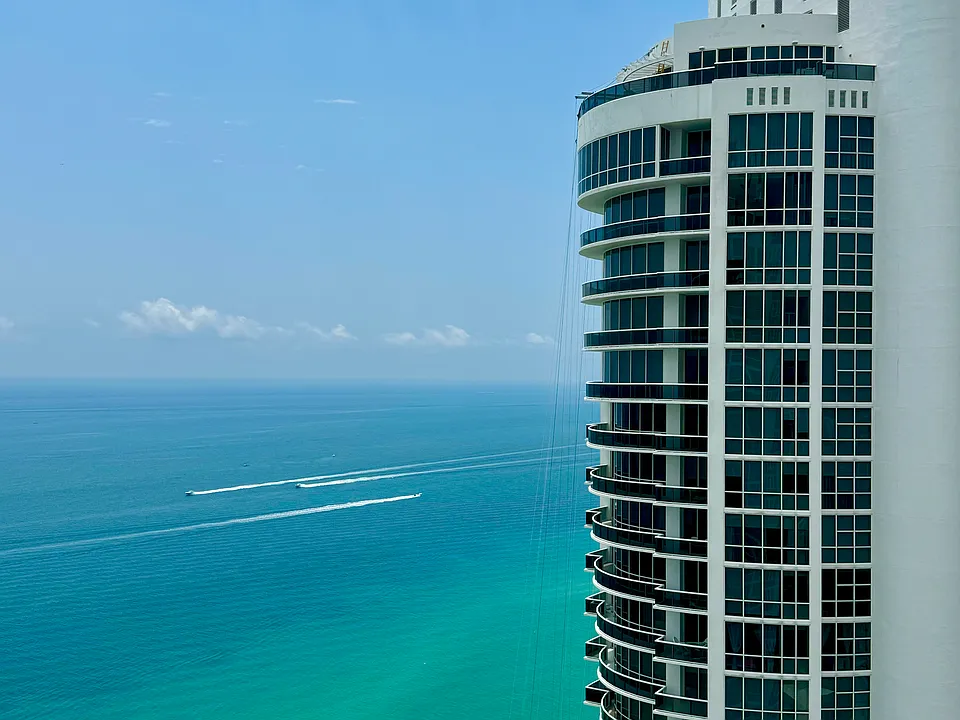 18201 Collins Ave #5108
